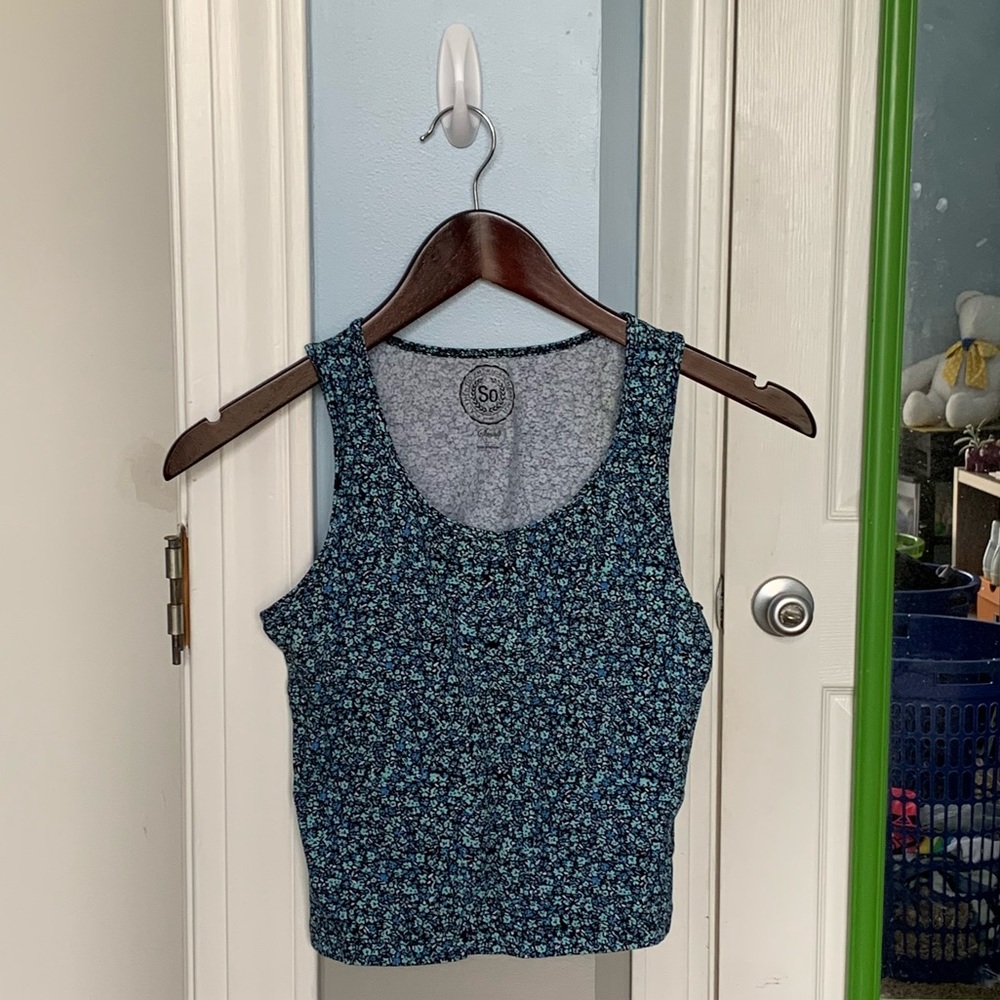Floral cropped tank top